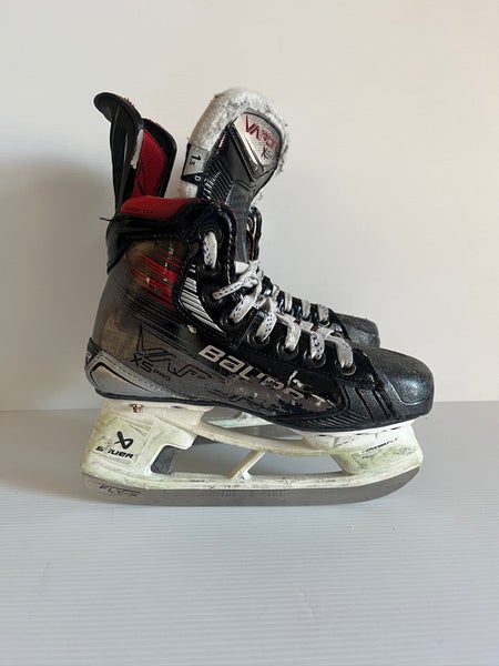 Used Size 1.5 D Junior Bauer Vapor X5 Pro Hockey Skates