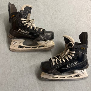 Senior Bauer Supreme 180 Hockey Skates Regular Width 5.5 (Used)