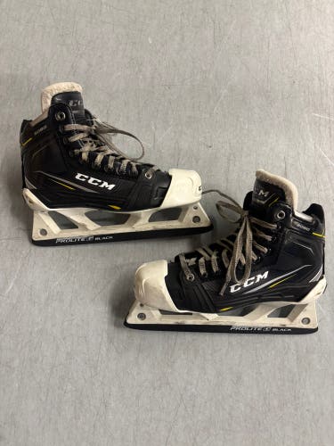 Senior CCM Tacks 9080 Hockey Goalie Skates Regular Width Size 6 (Used)