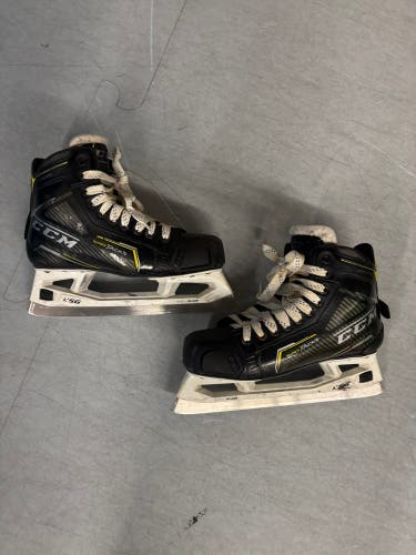 Senior CCM Super Tacks 9370 Hockey Goalie Skates Regular Width 7 (Used)