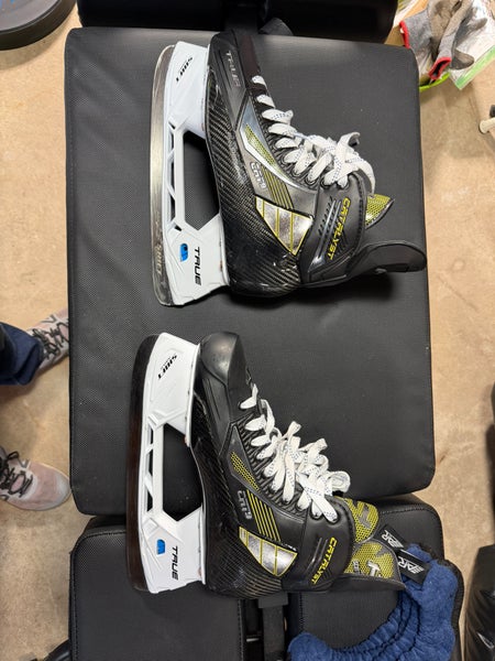 2022 True Catalyst 9 Hockey Skates Regular Width 9.5 (New)