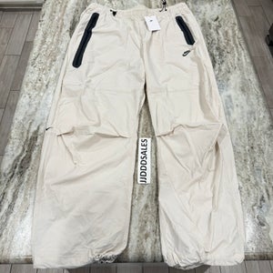 Nike Tech Woven Oversized Pants Light Orewood Black HM7158-104 NWT Men’s Sz XL

New With Tags - $135