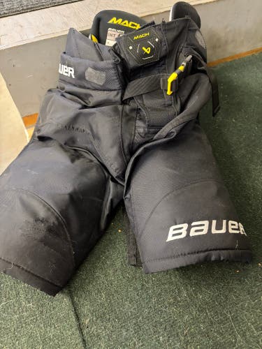 Men's Intermediate Medium Bauer Mach Hockey Pants (Used)