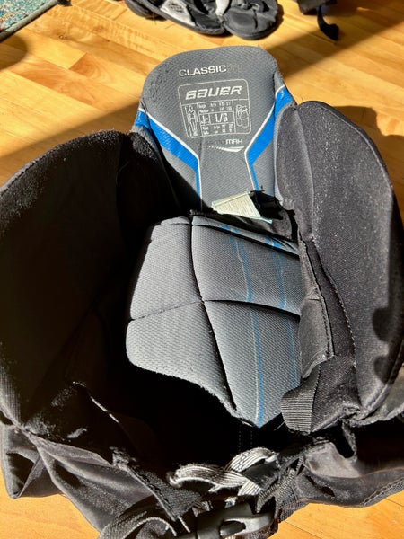 Junior Large Bauer Hockey Pants (Used)