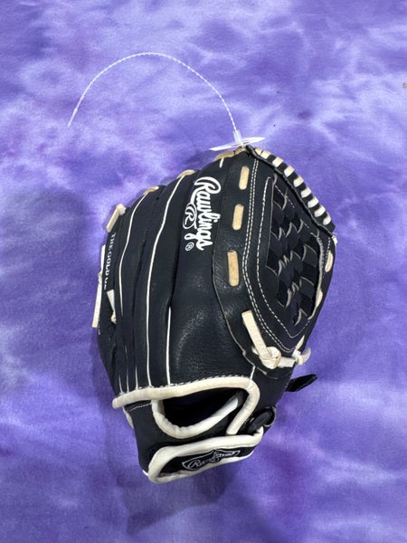 Black Rawlings Highlight RH Pitcher's Softball Glove 11.5" (Used)