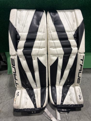 White & Black Intermediate True Catalyst 7X3 Goalie Leg Pads (Used) | 31"+2"