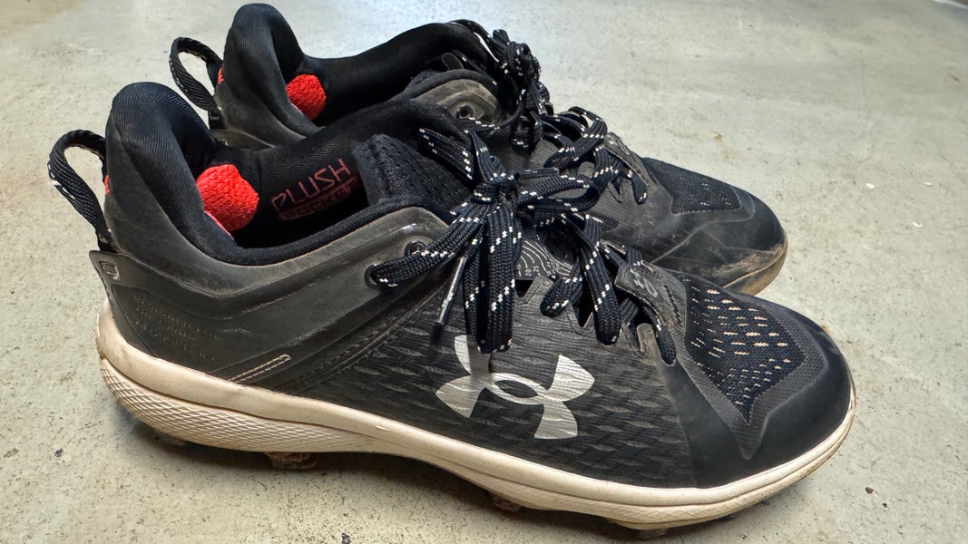 Black Kid's 6.5Y (Big Kids / Youth) Youth Under Armour Low Top Molded Cleats (Used)