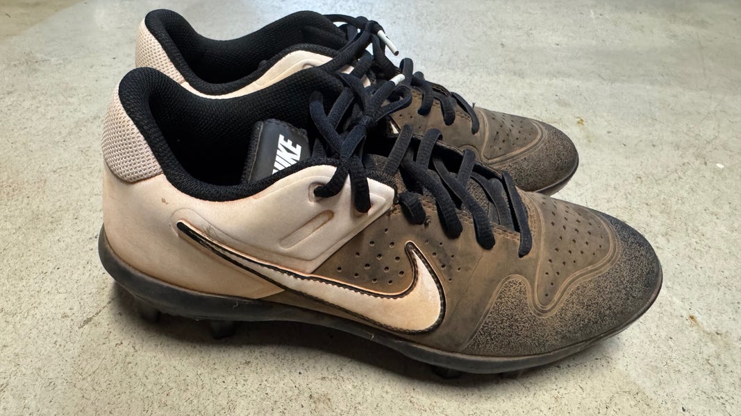 Black Kid's 6Y (Big Kids / Youth) Youth Nike Low Top Molded Cleats (Used)