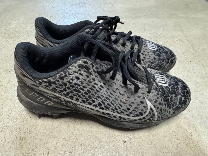 Youth Nike baseball cleats