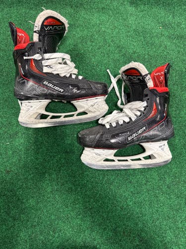 Junior Bauer Vapor 3X Pro Hockey Skates (Regular) Size 3.5 (Used)