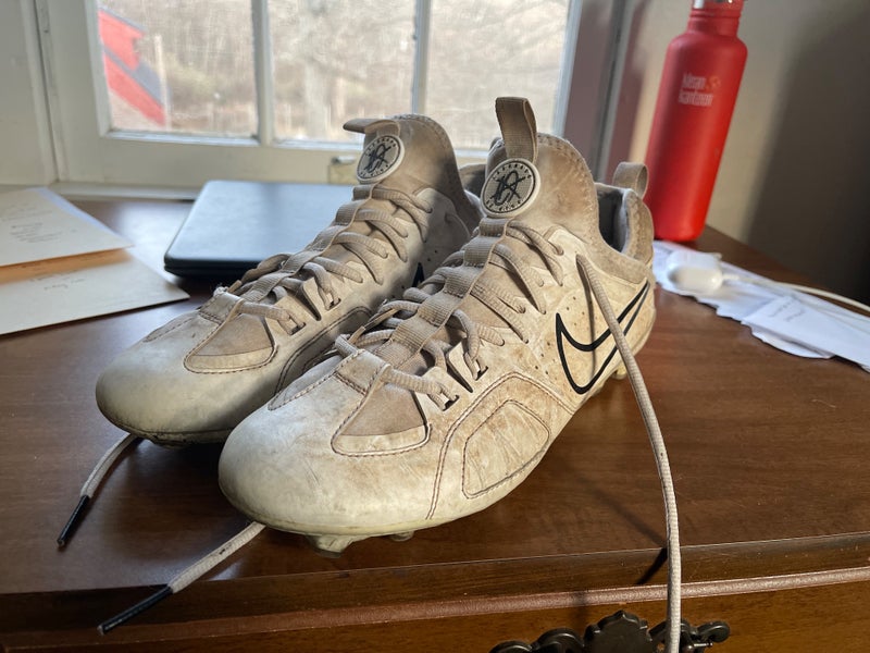 White Men's Size M 9.0 (W 10.0) Adult Nike Huarache 9 Varsity Lax Low Top Molded Cleats (Used)