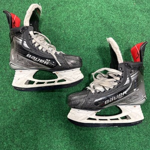 Intermediate Bauer Vapor XLTX Pro+ Hockey Skates  (Fit 2) Size 4.5 (Used)