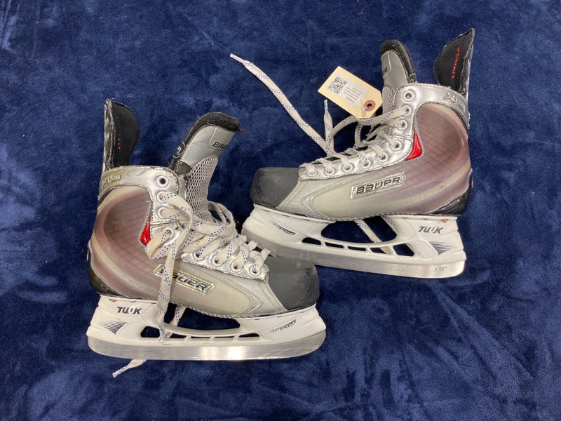 Intermediate Bauer Vapor x50 Hockey Skates Regular Width Size 5 (Used)