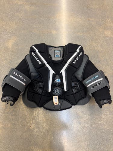 Intermediate XL Vaughn Velocity V9 Goalie Chest Protector (Used)