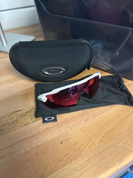 Unisex One Size Fits All Oakley Radar EV Sunglasses (Used)