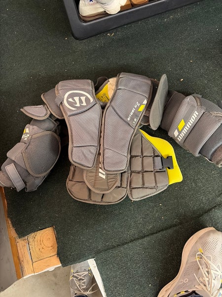 Small / Medium 2020 Warrior Ritual G2 Goalie Chest Protector (Used)