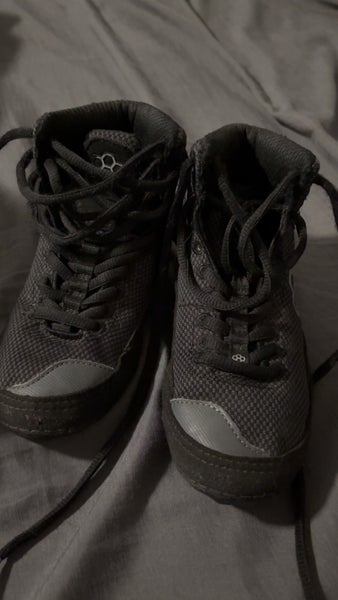 Youth wrestling shoes size 1