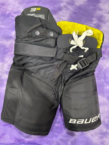 Black Junior Small Bauer Supreme 3S Hockey Pants (Used)