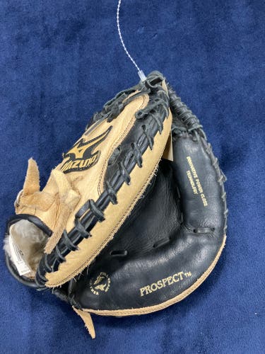 Brown Mizuno Prospect RH Catcher's Baseball Glove 32.5" (Used)