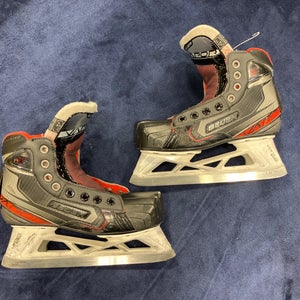 Intermediate Bauer Vapor X2.7 Hockey Goalie Skates Extra Wide Width Size 4.5 (Used)