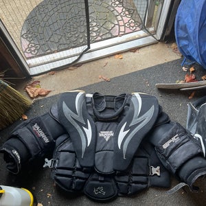 Medium Vaughn Epic 8800 Goalie Chest Protector (Used)