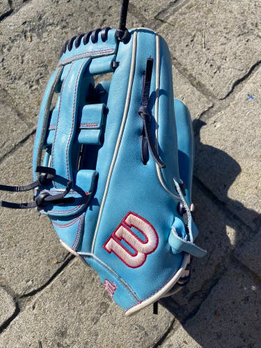 Wilson A2000 RH Baseball Glove 12.75" (Used)