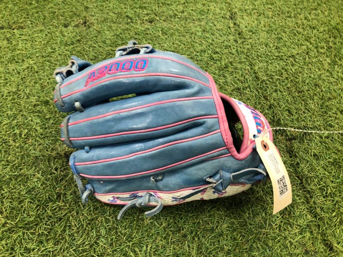 Wilson A2000 RH Infield Baseball Glove 11.5" (Used)