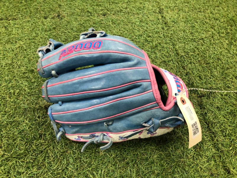 Wilson A2000 RH Infield Baseball Glove 11.5" (Used)