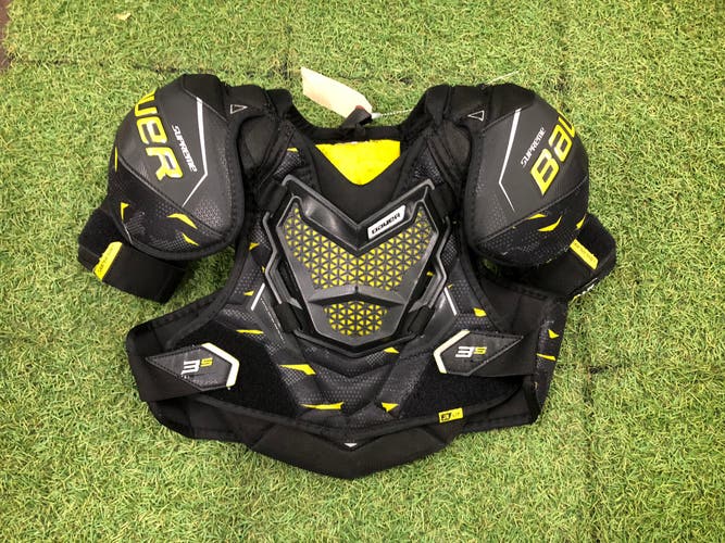 Small Junior Bauer Supreme 3S Shoulder Pads (Used)