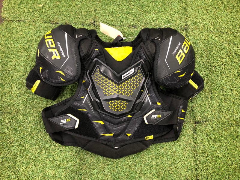 Small Junior Bauer Supreme 3S Shoulder Pads (Used)