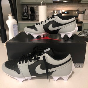 Air Jordan cleats men’s size 10.