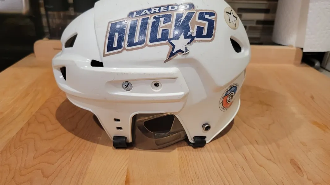 Game Worn Laredo Bucks CHL Mission M1 Pro Hockey Helmet Size Large