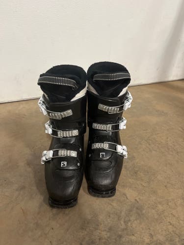 Mondo 24 & 24.5 Kid's Salomon Team Racing Ski Boots (Used)