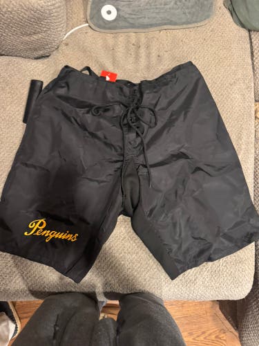 Penguins winter classic Medium CCM PP10 Pant Shell Pro Stock (New)