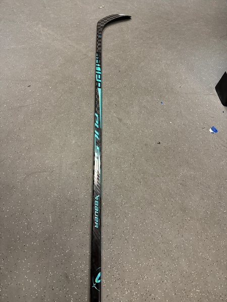 Senior Bauer PULSE Left Hand Hockey Stick P28 70 Flex (New)