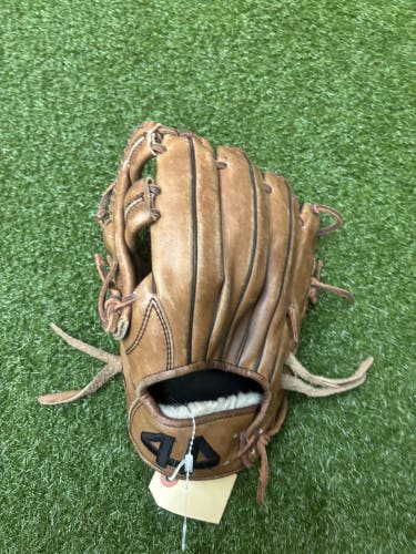 Brown Adult 44 Pro Signature Series LH Baseball Glove 11.75" (Used)