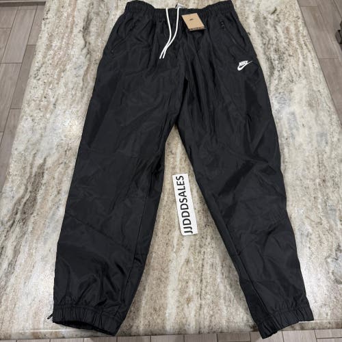 Nike Sportswear Woven Windrunner Mesh Lined Track Pants DX0653-011 Men’s Sz Lrg
New with Tags