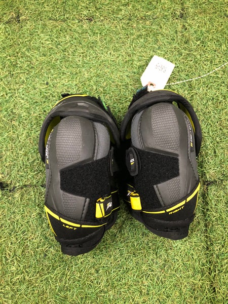 Junior Medium CCM Tacks 9080 Elbow Pads (Used)