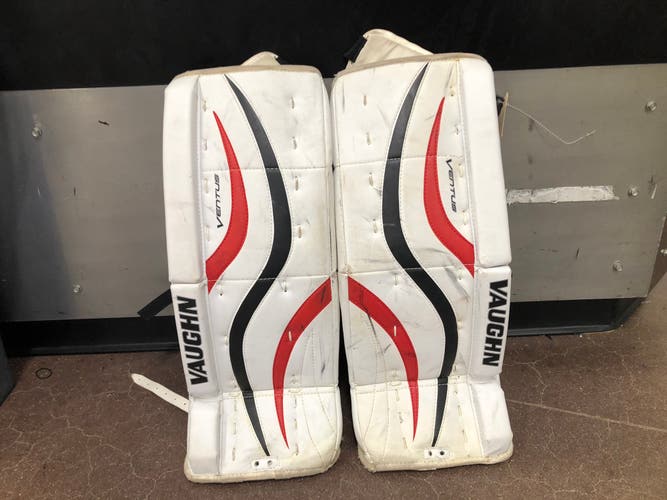 White 22" Youth Vaughn Ventus LT58 Goalie Leg Pads (Used)