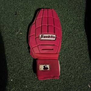 Red Senior Sliding Mitt (Used)