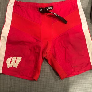 University of Wisconsin - Jr. Small Pant Shell (Used)