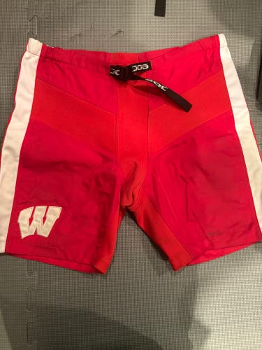 University of Wisconsin - Jr. Small Pant Shell (Used)