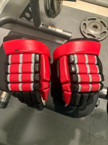 Reebok Gloves 14" (Used)