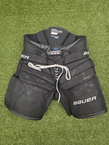 Black Senior Medium Bauer Pro Hockey Goalie Pants (Used)