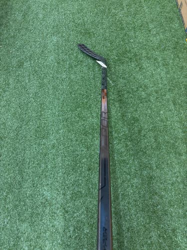 Intermediate Bauer Vapor Hyperlite Hockey Stick Left Hand P88 65 Flex