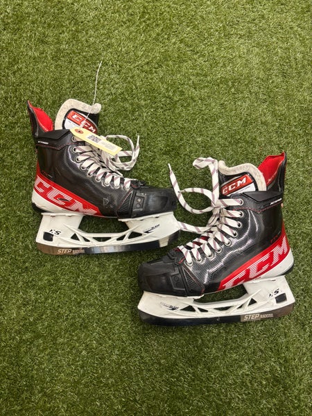 Intermediate CCM JetSpeed FT4 Hockey Skates | Size 4.5 Wide Width