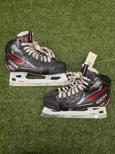 Senior CCM Extreme Flex E6.9 Hockey Goalie Skates Regular Width 7.5 (Used)