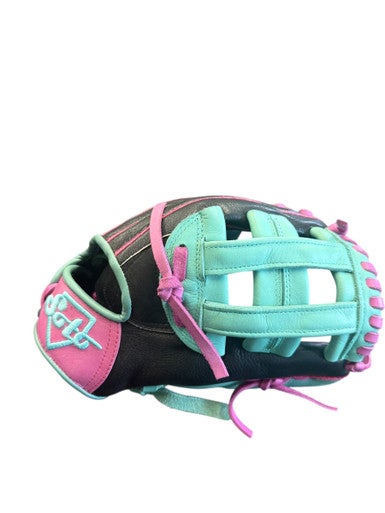Used CLASSIC S20 BB/SB Glove RH Throw Pink And Black 12" 10299-C000302712