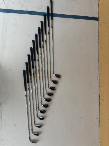 Men's 2008 Callaway 2008 Big Bertha Right Handed Iron Set Uniflex (11 Clubs) #3 - #9, PW, GW, SW, LW