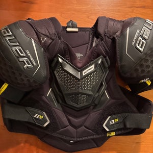 Medium Intermediate Bauer Supreme 3S Pro Shoulder Pads (Used)